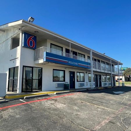 Motel 6 Denton, Tx - Unt Luaran gambar