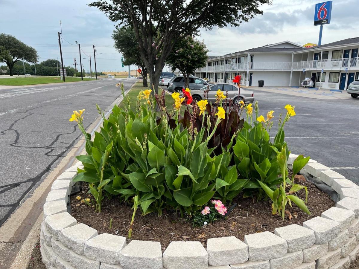 Motel 6 Denton, Tx - Unt Luaran gambar