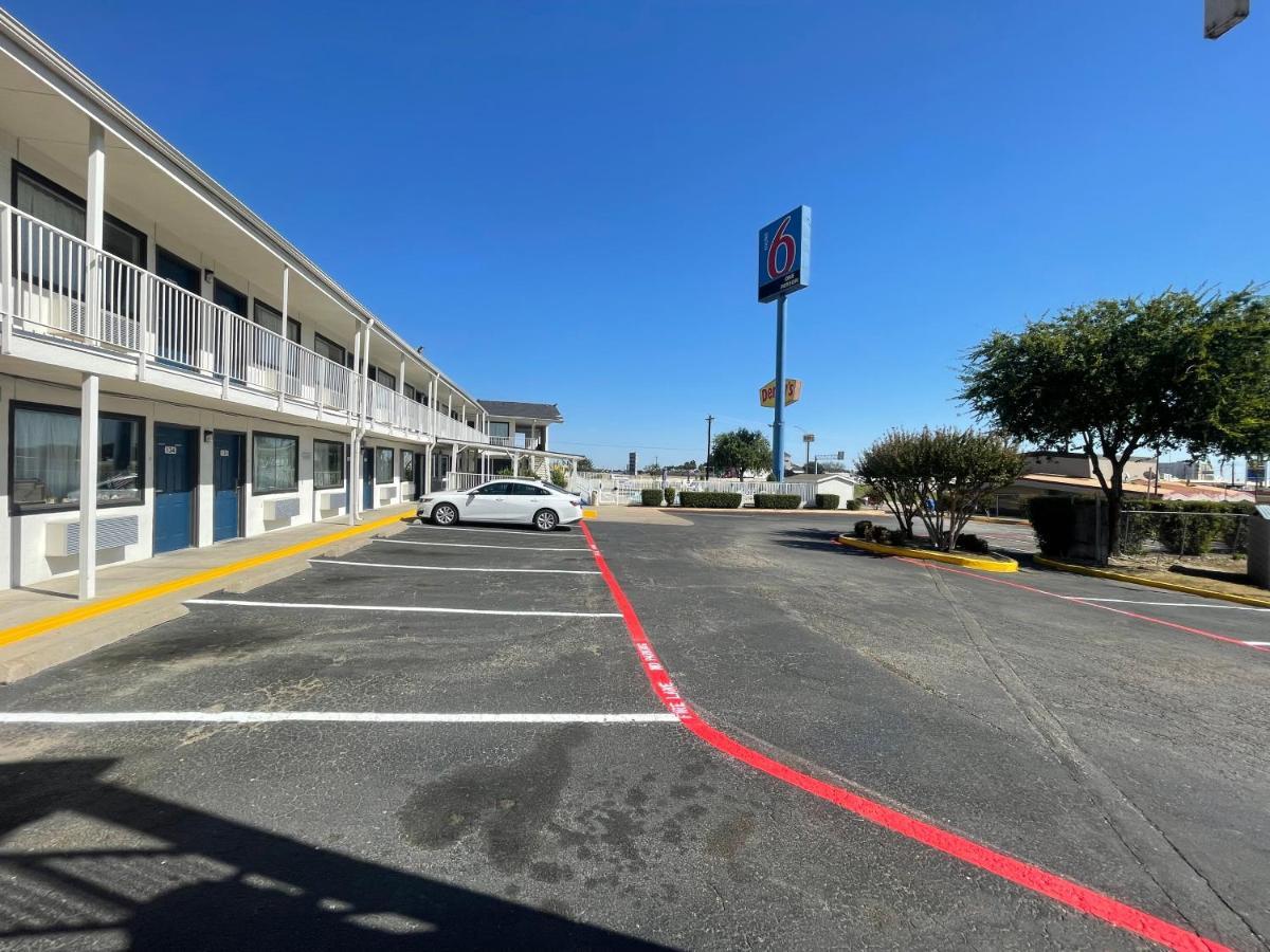 Motel 6 Denton, Tx - Unt Luaran gambar