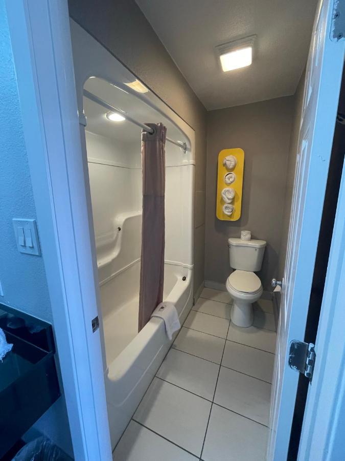 Motel 6 Denton, Tx - Unt Luaran gambar